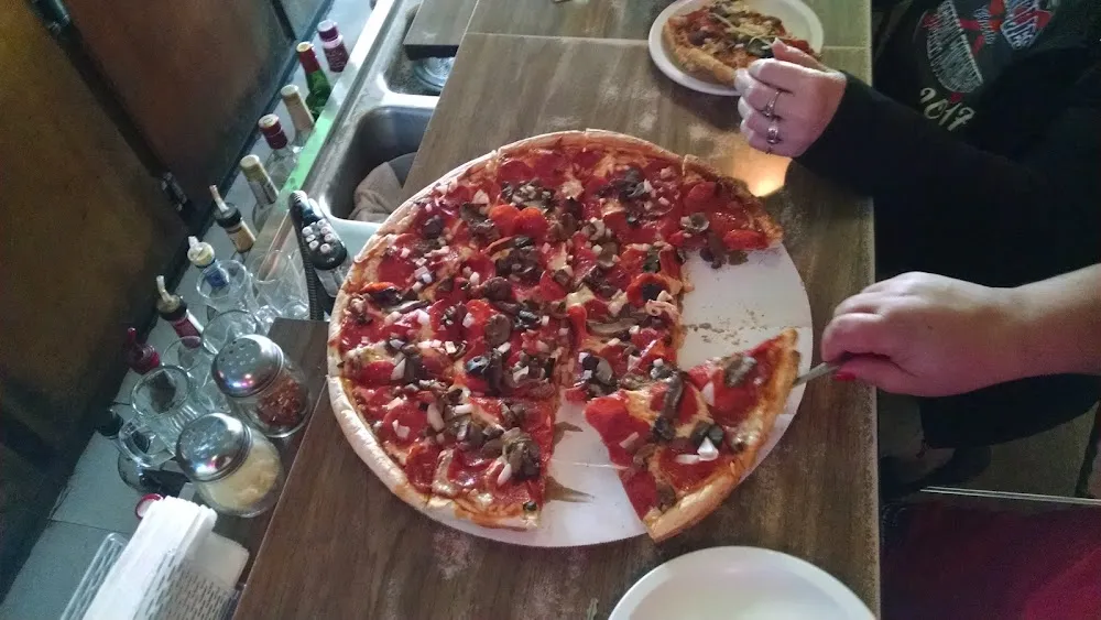 16 Pepperoni Sausage Mushroom and Onion